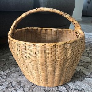 💋SOLD💋Vintage Woven Basket